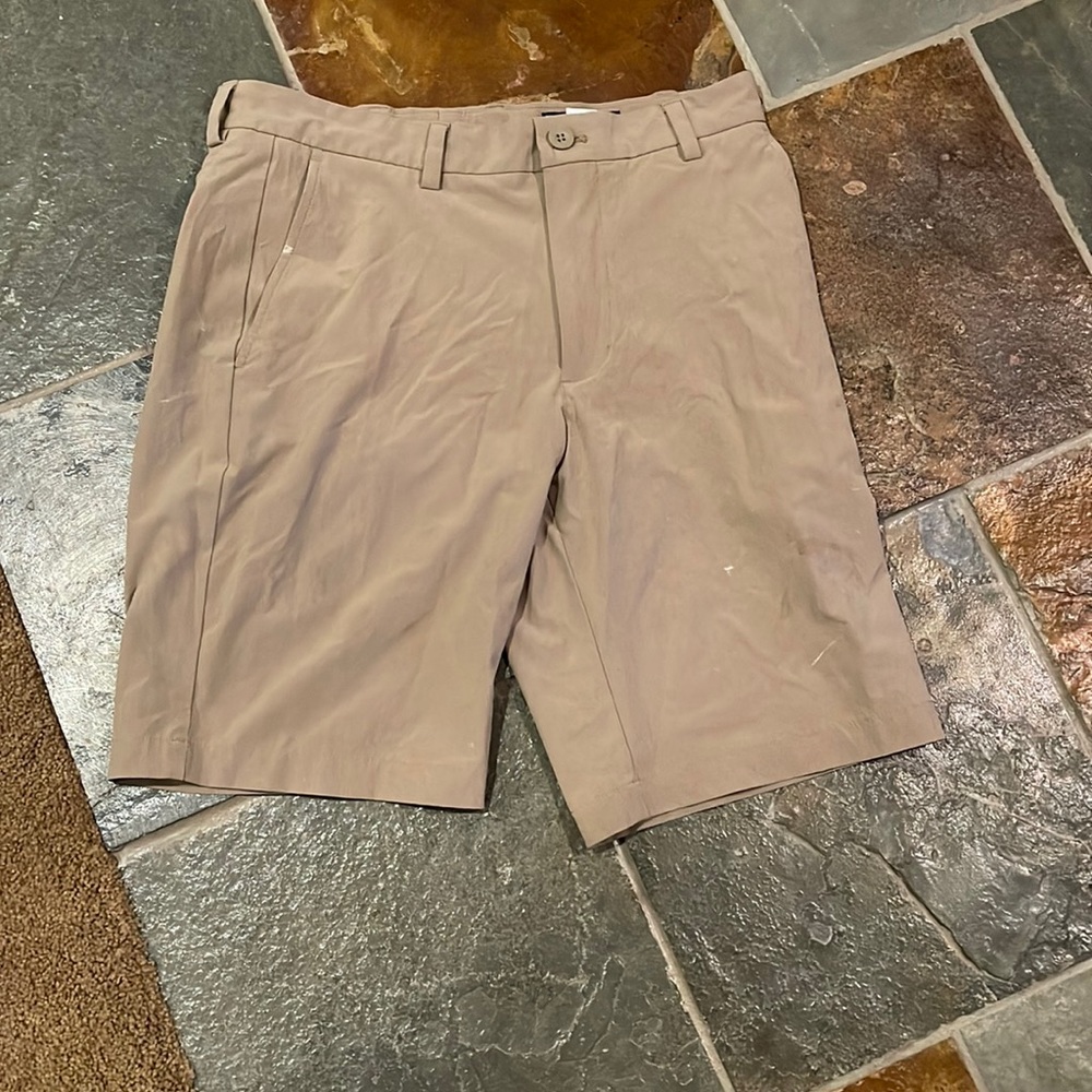 Vineyard vines golf shorts. Size 30 few minor stains